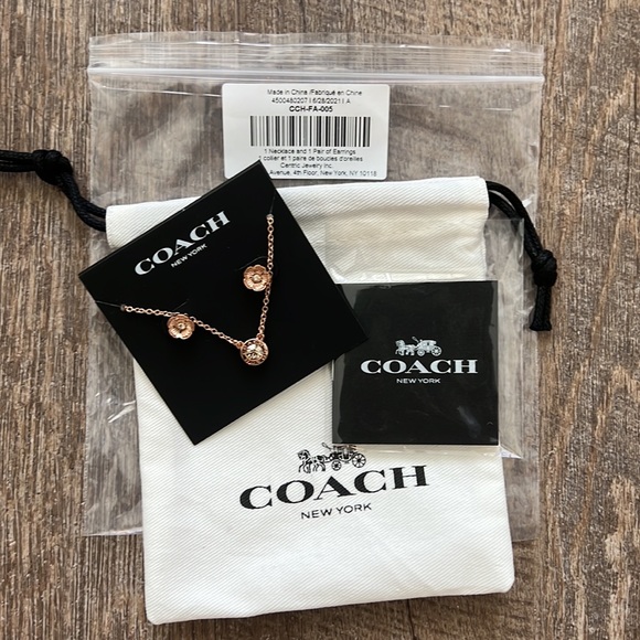 Coach Open Circle Necklace and Tea Rose Stud Set - Picture 4 of 7